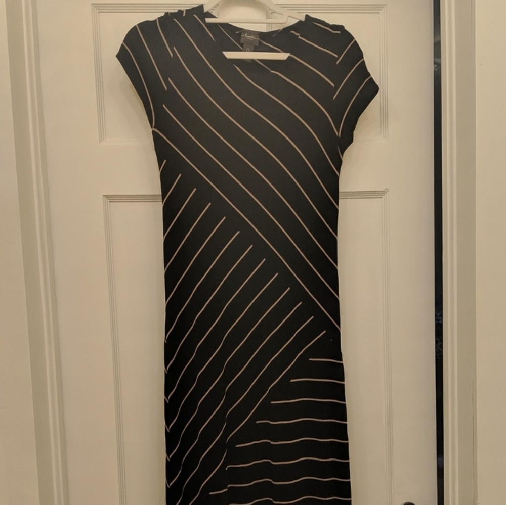 Long black stripped dess